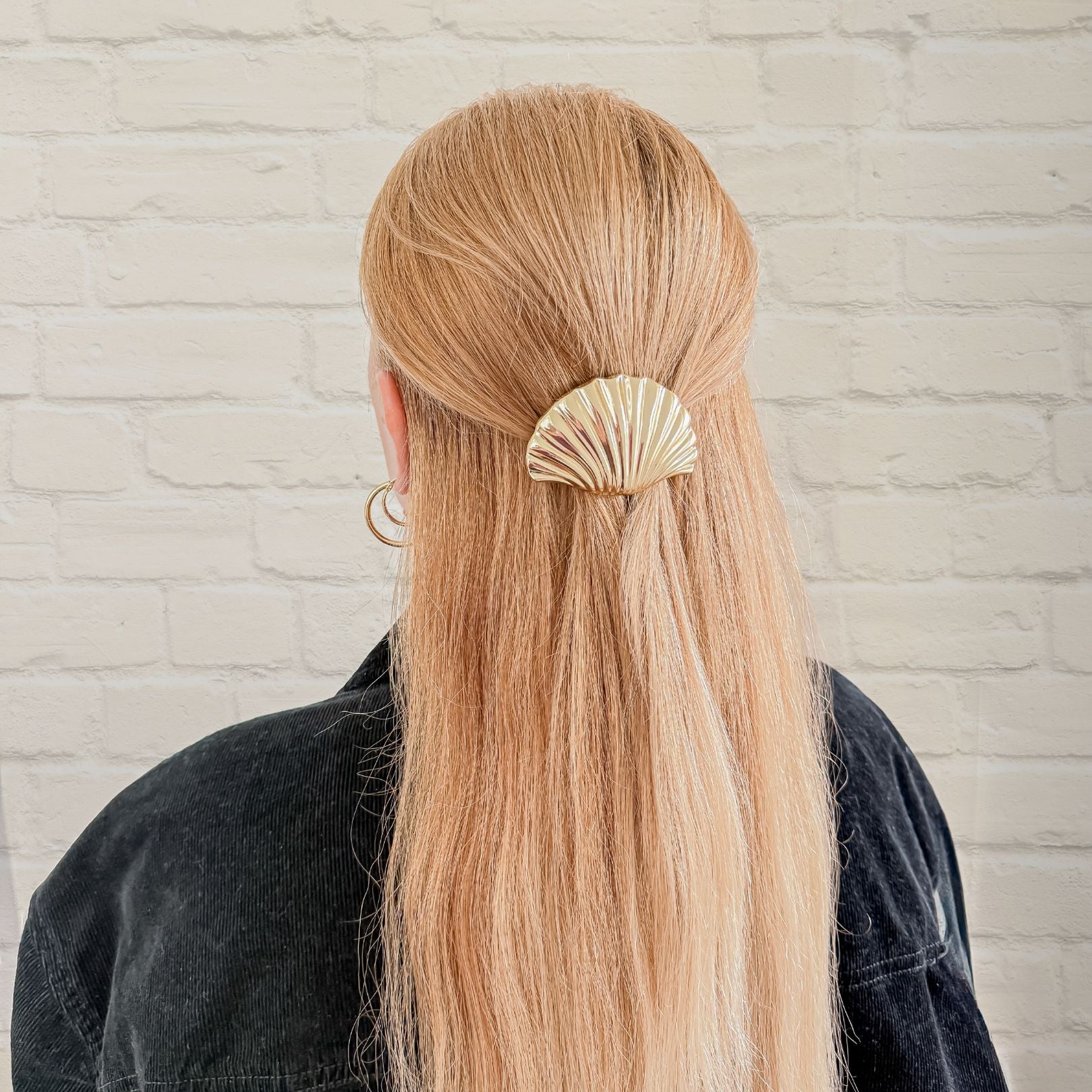 Gold Shell Clip