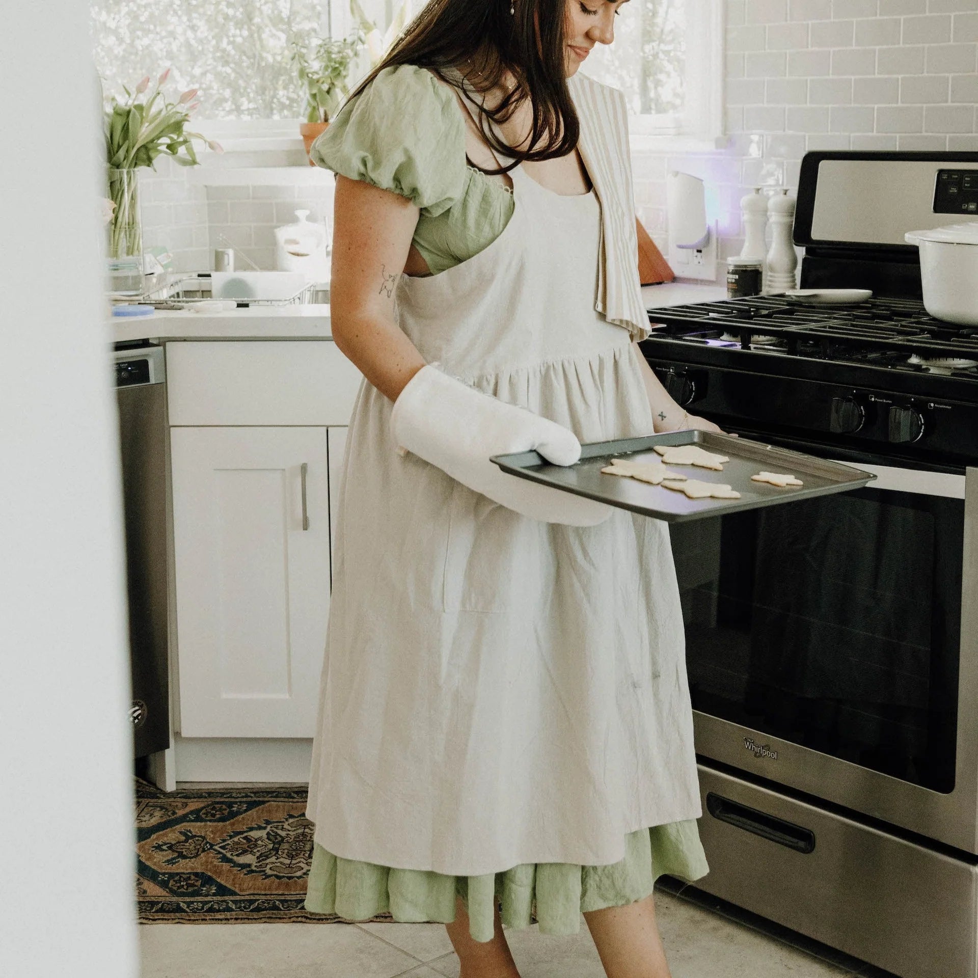 Cross Back Linen Apron